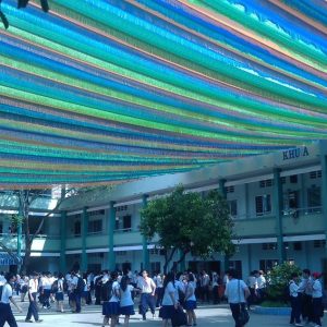 Lưới che nắng nhiều màu che nắng sân trường