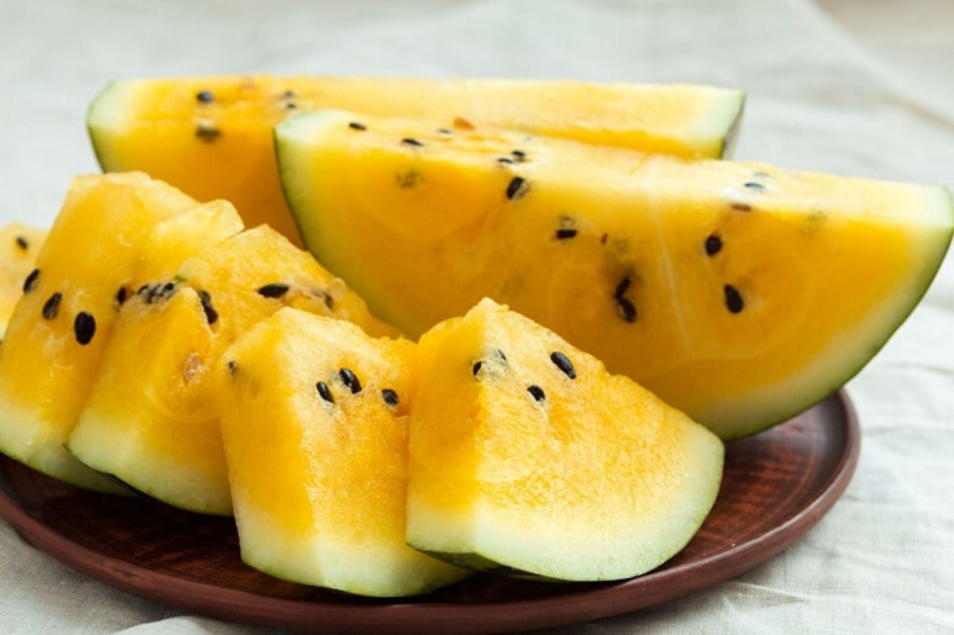 Dưa ruột vàng đẹp và lạ mắt